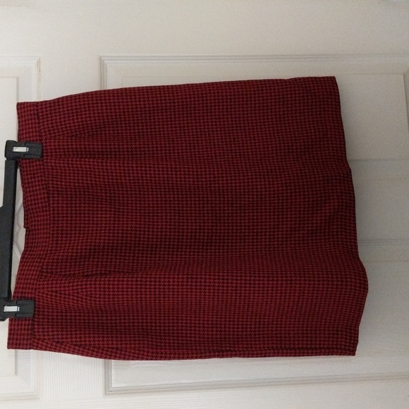 Sellecca Dresses & Skirts - Sellecca Herringbone lined skirt, Size 16